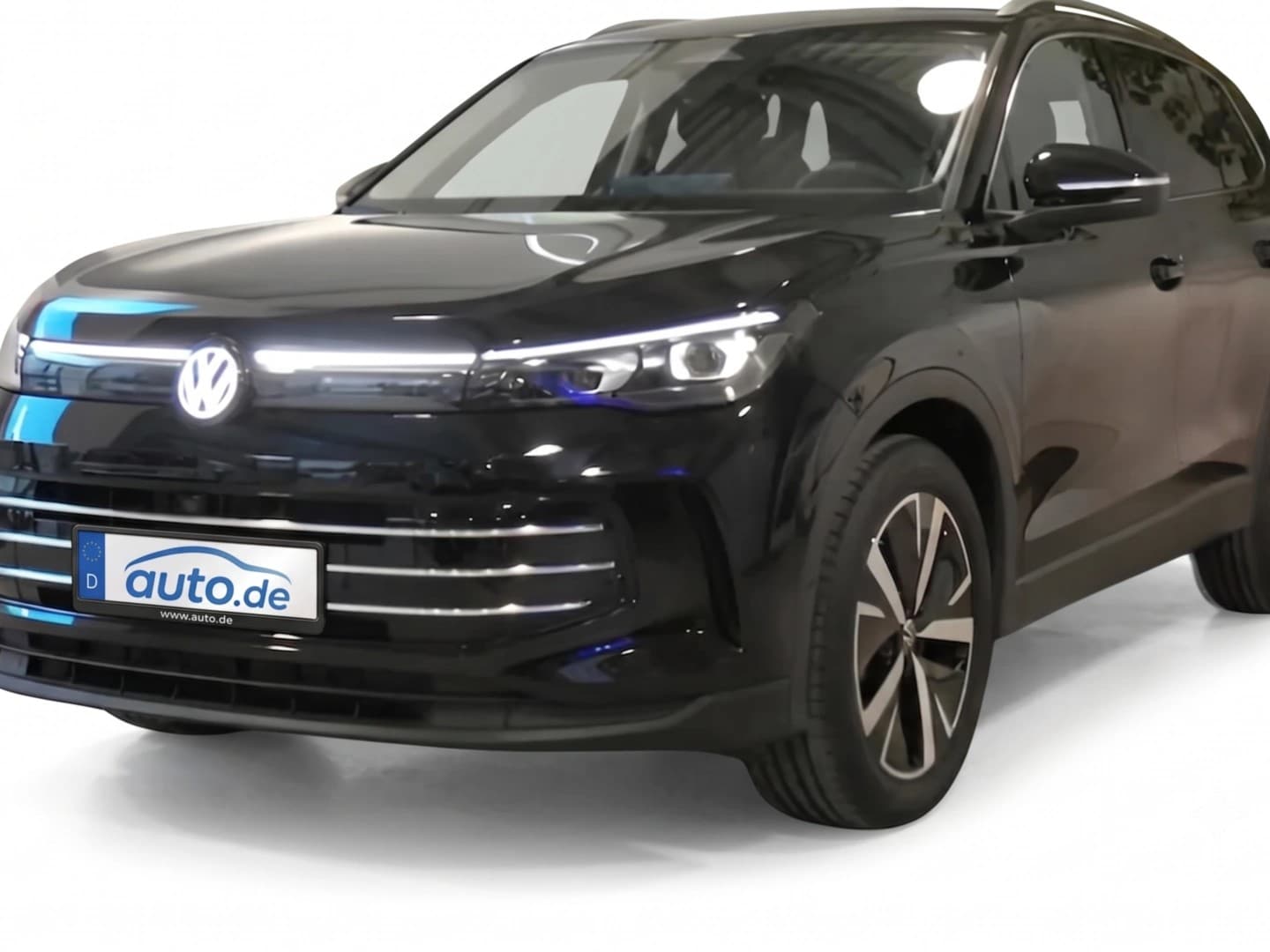 Volkswagen Tiguan 1.5 eTSI Elegance PANO Head-up-Display LED NAVI — 2