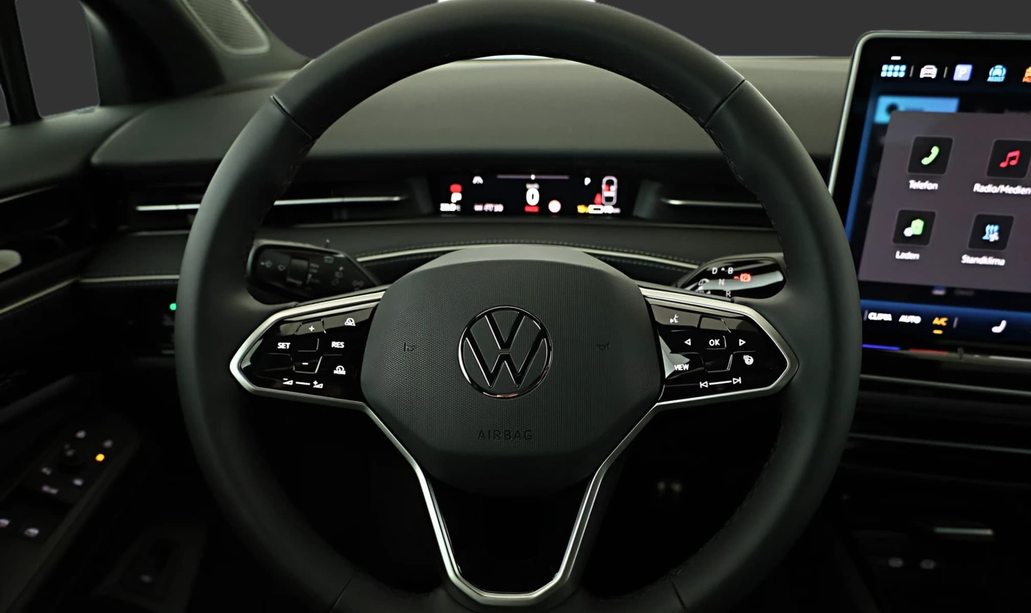 Volkswagen ID.7 Pro Black, AHK, HuD, IQ.Light, IQ.Drive, AreaView, Side, Winter, 19-Zoll — 7