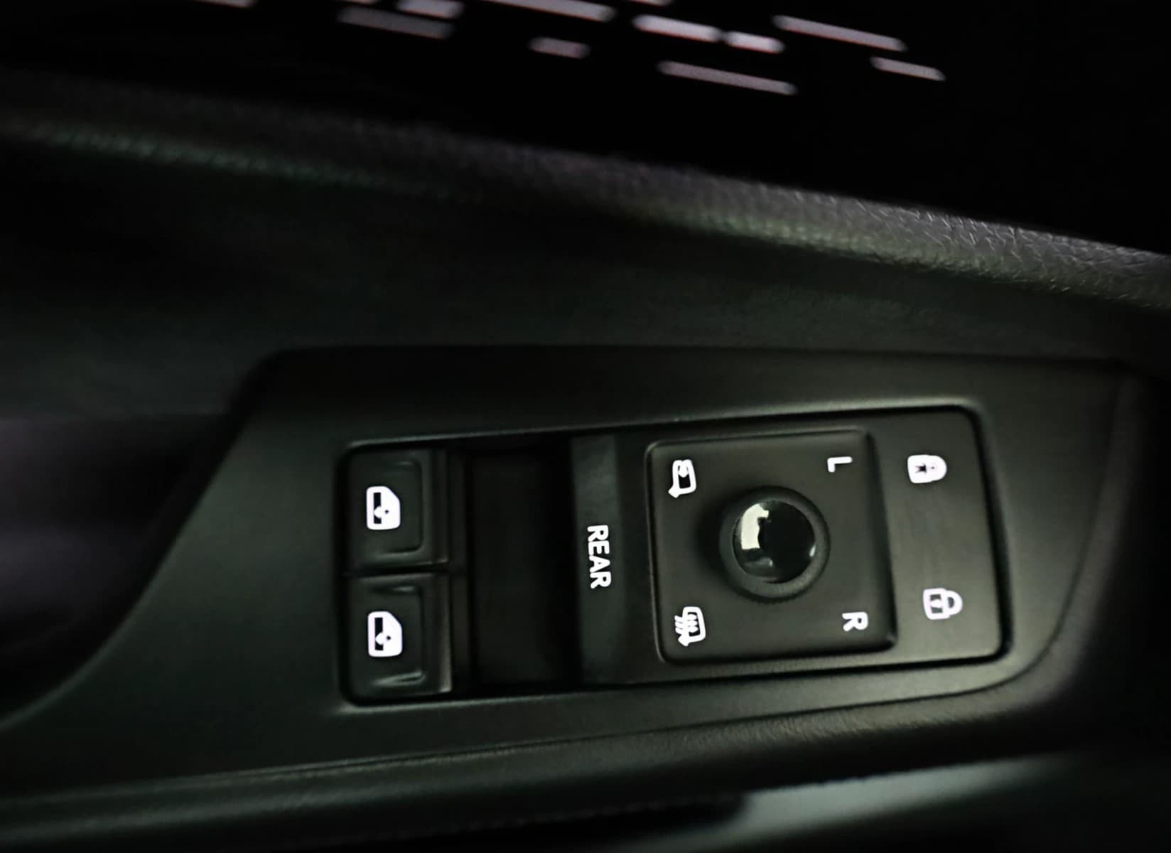 Volkswagen ID.7 Pro Black, AHK, HuD, IQ.Light, IQ.Drive, AreaView, Side, Winter, 19-Zoll — 9