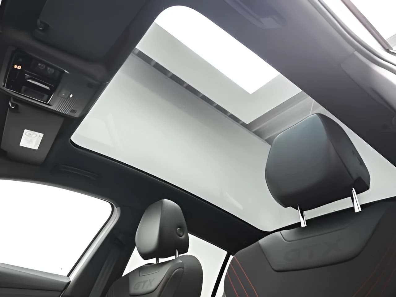 Volkswagen ID.4 GTX Pano AHK HuD AreaView Harman — 8
