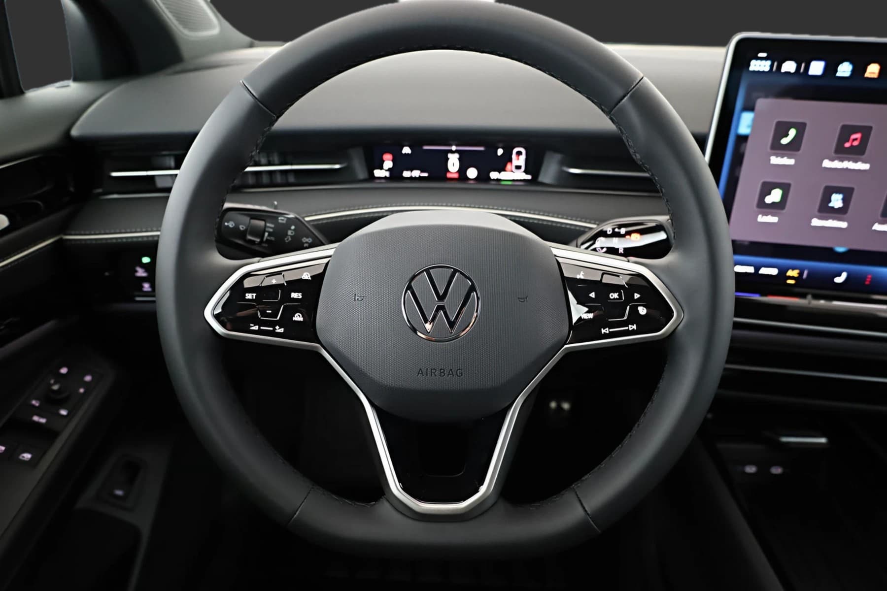 Volkswagen ID.7 Pro Black, AHK, HuD, IQ.Light, IQ.Drive, AreaView, Side, Winter, 19-Zoll — 7