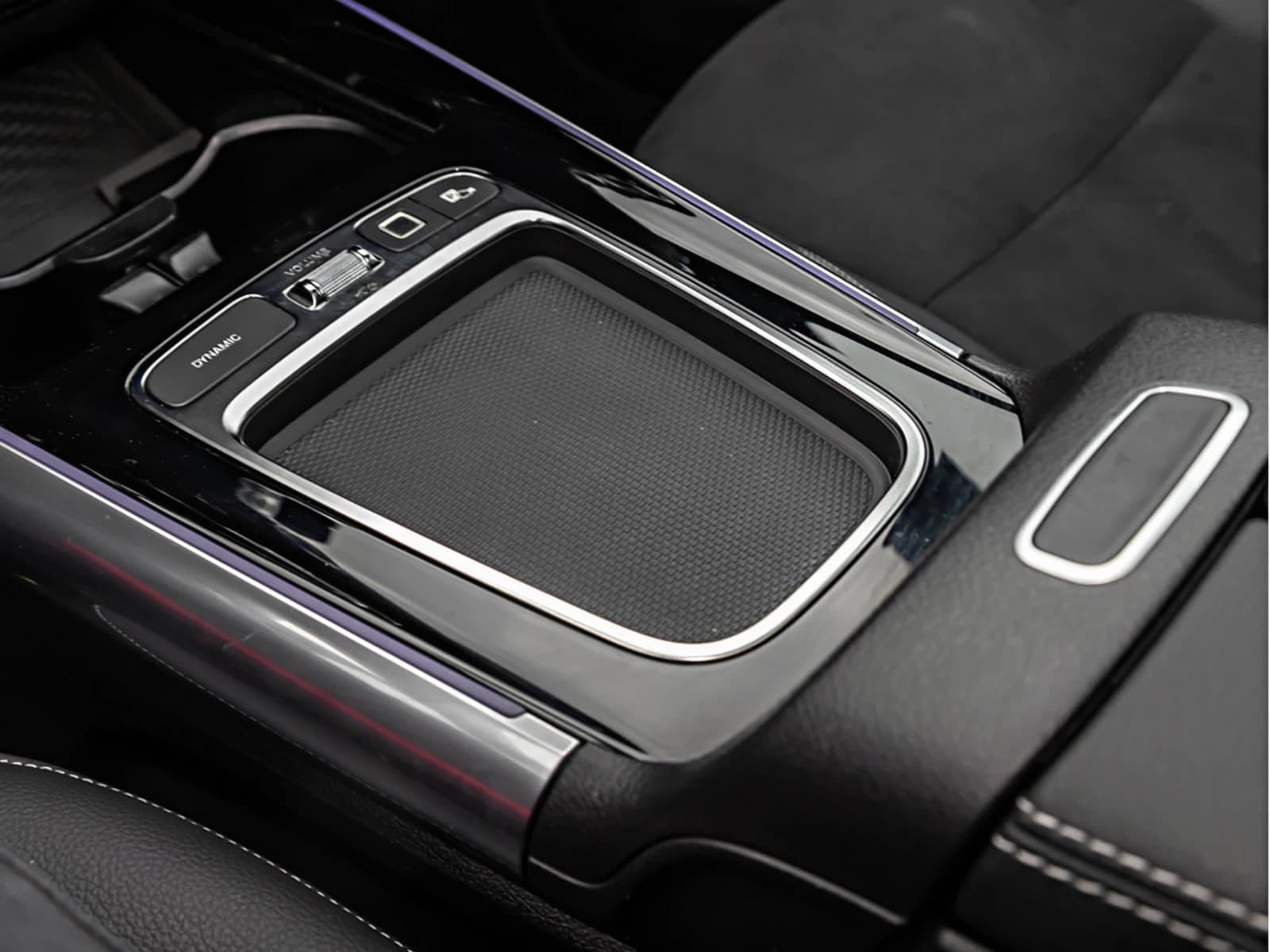 Mercedes-Benz GLA 250 4M AMG-Sport/MLB/Pano/AHK/Night/Sound/20 — 18